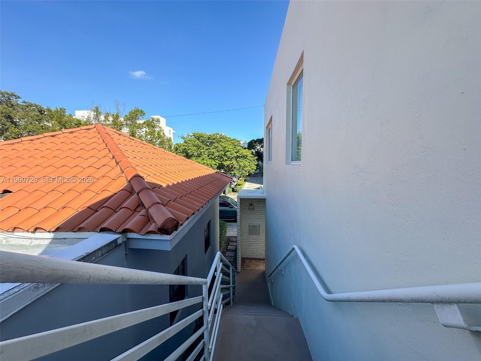 CORAL GABLES SEC K - Residential Lease