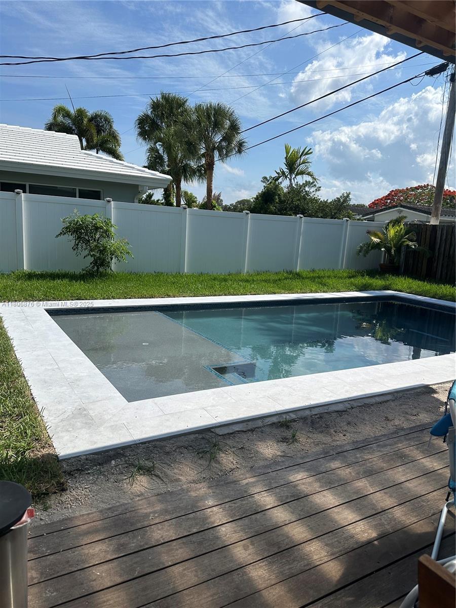 BOCA RATON SQUARE UNIT 8 - Residential Lease