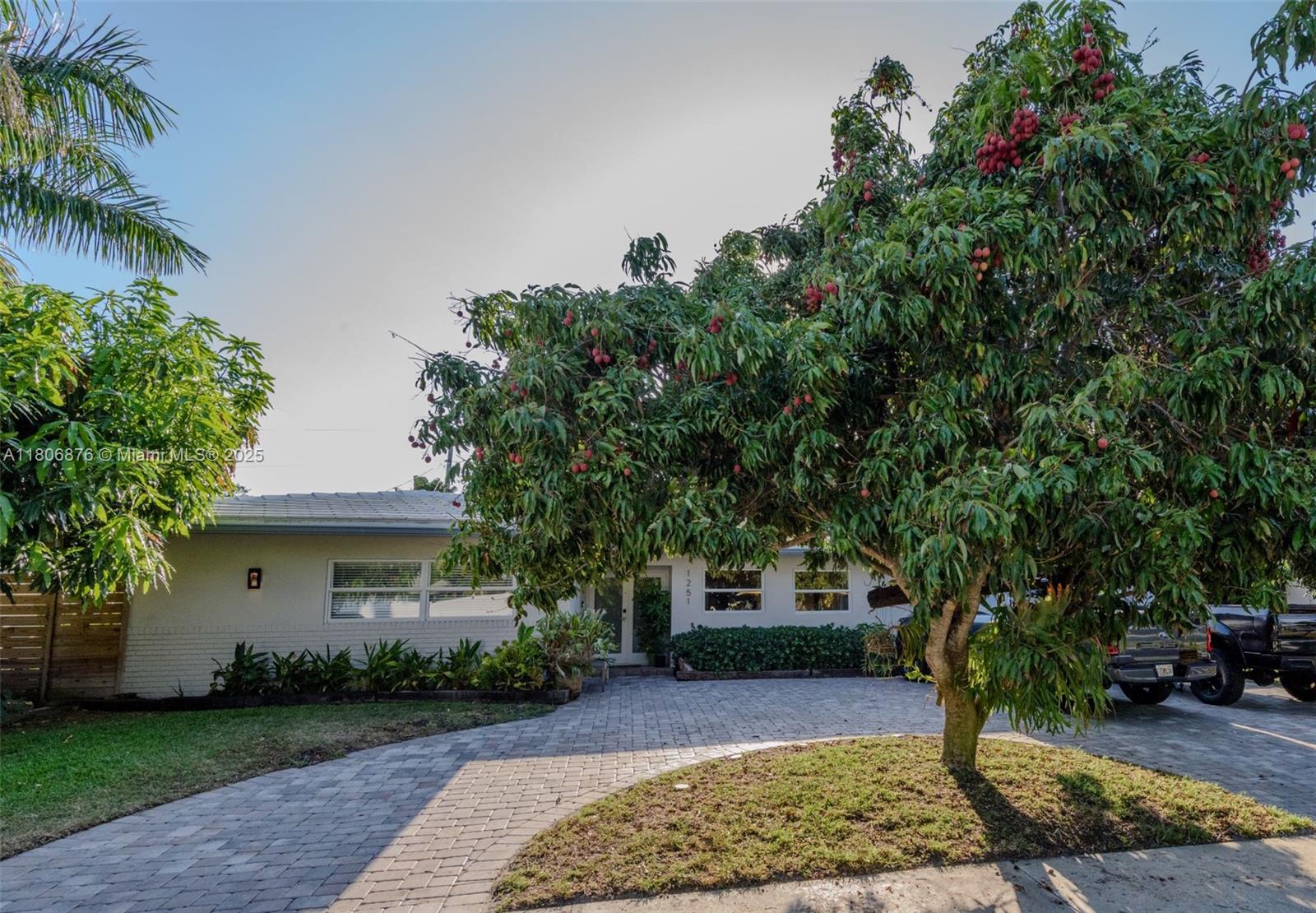 1251 SW 11th Ter