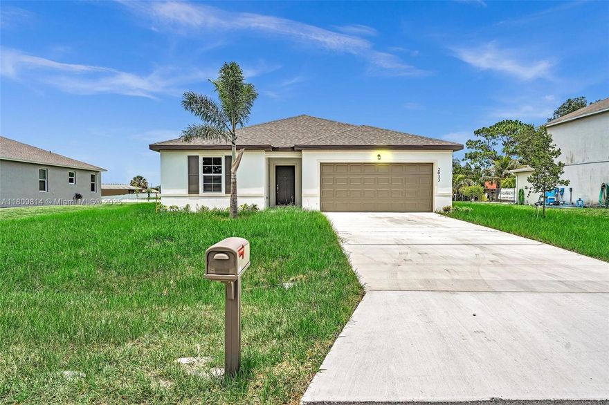 Beautiful 4 Bedrooms 3 Bathroom home w/in-law suite with separate kitchen and separate entrance, canal view, big yard, 2-car garage, modern finishes, SS GE appliances.