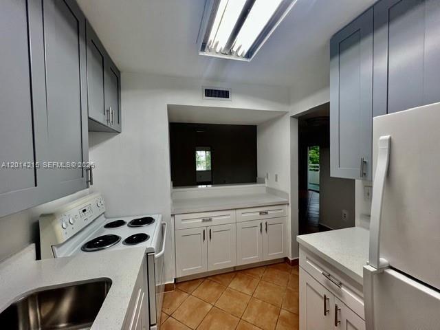 PALM COVE COND - Residential Lease