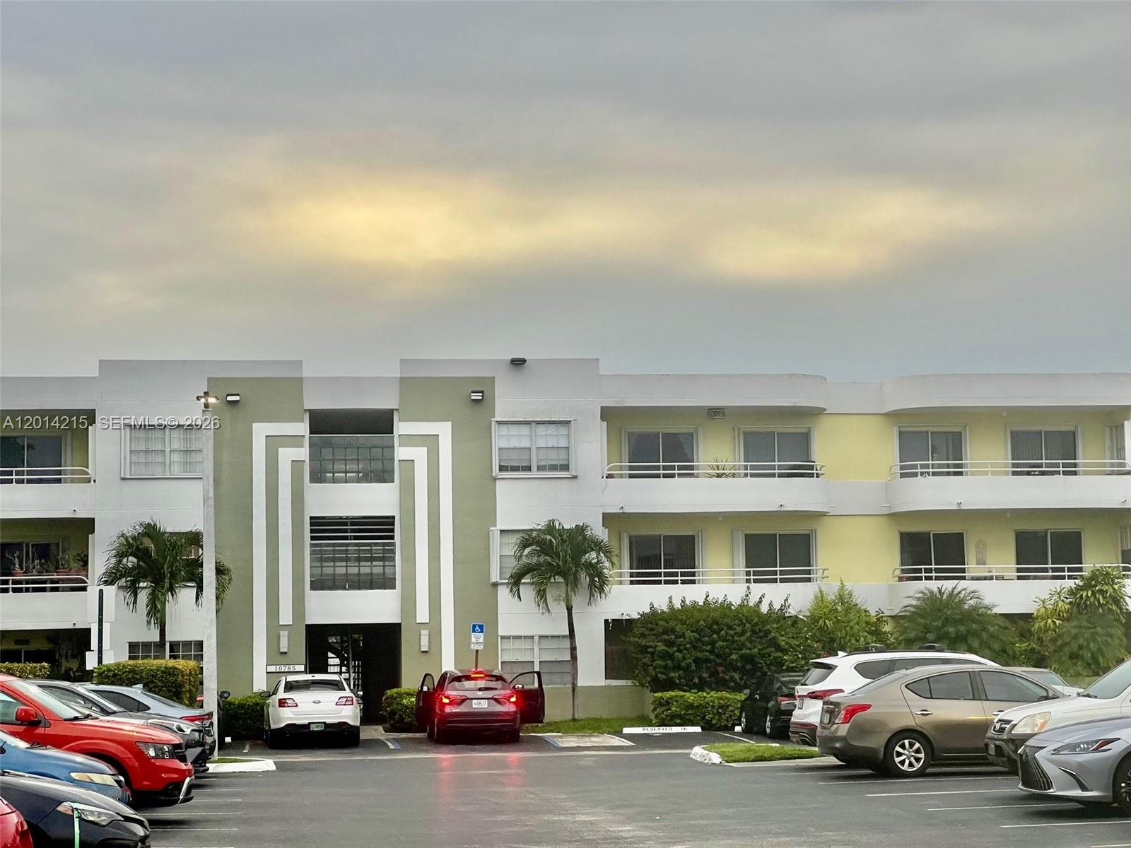 PALM COVE COND - Residential Lease
