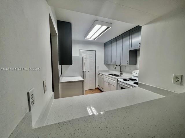 PALM COVE COND - Residential Lease