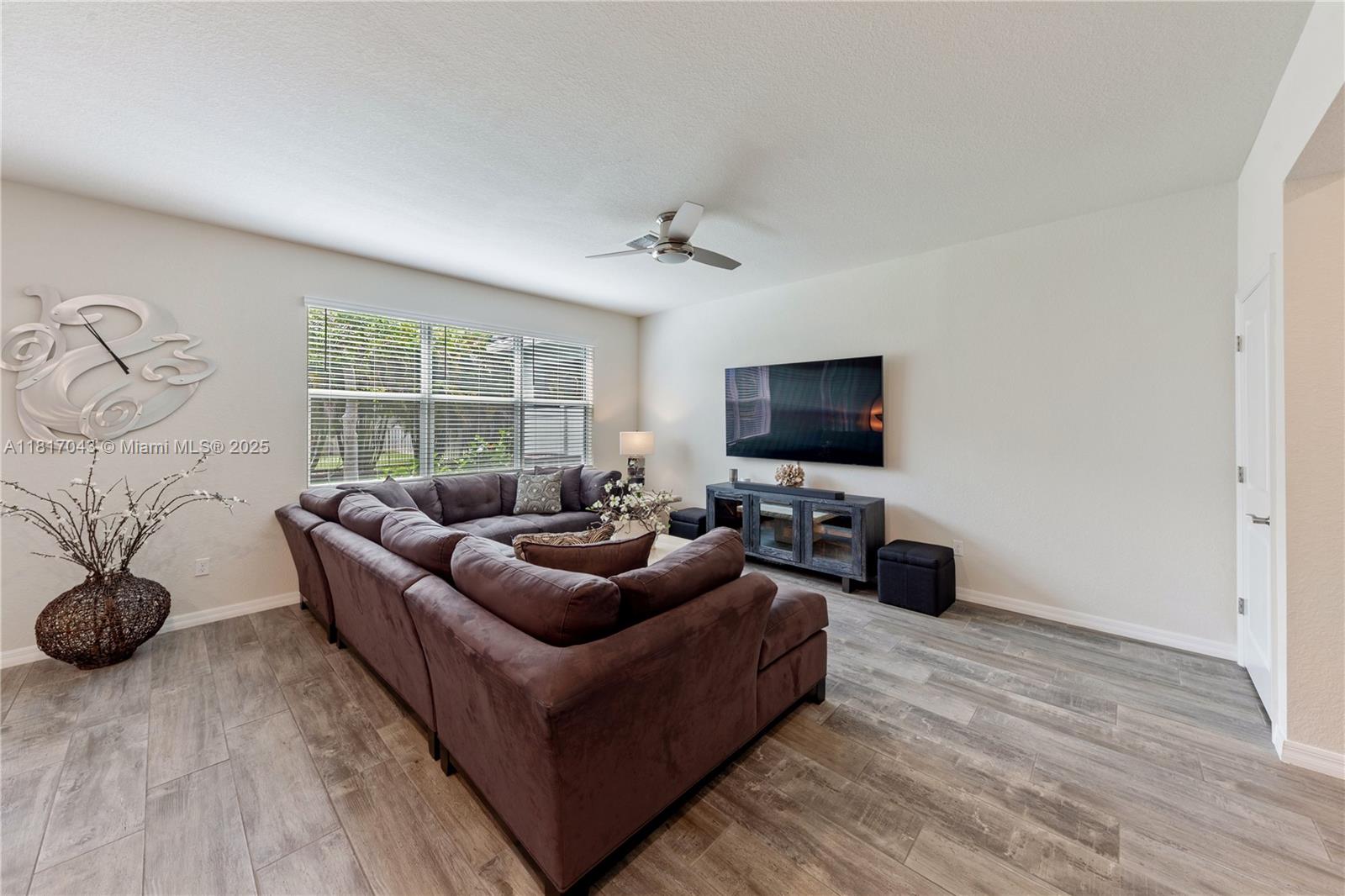 1425 Silk Oak Dr