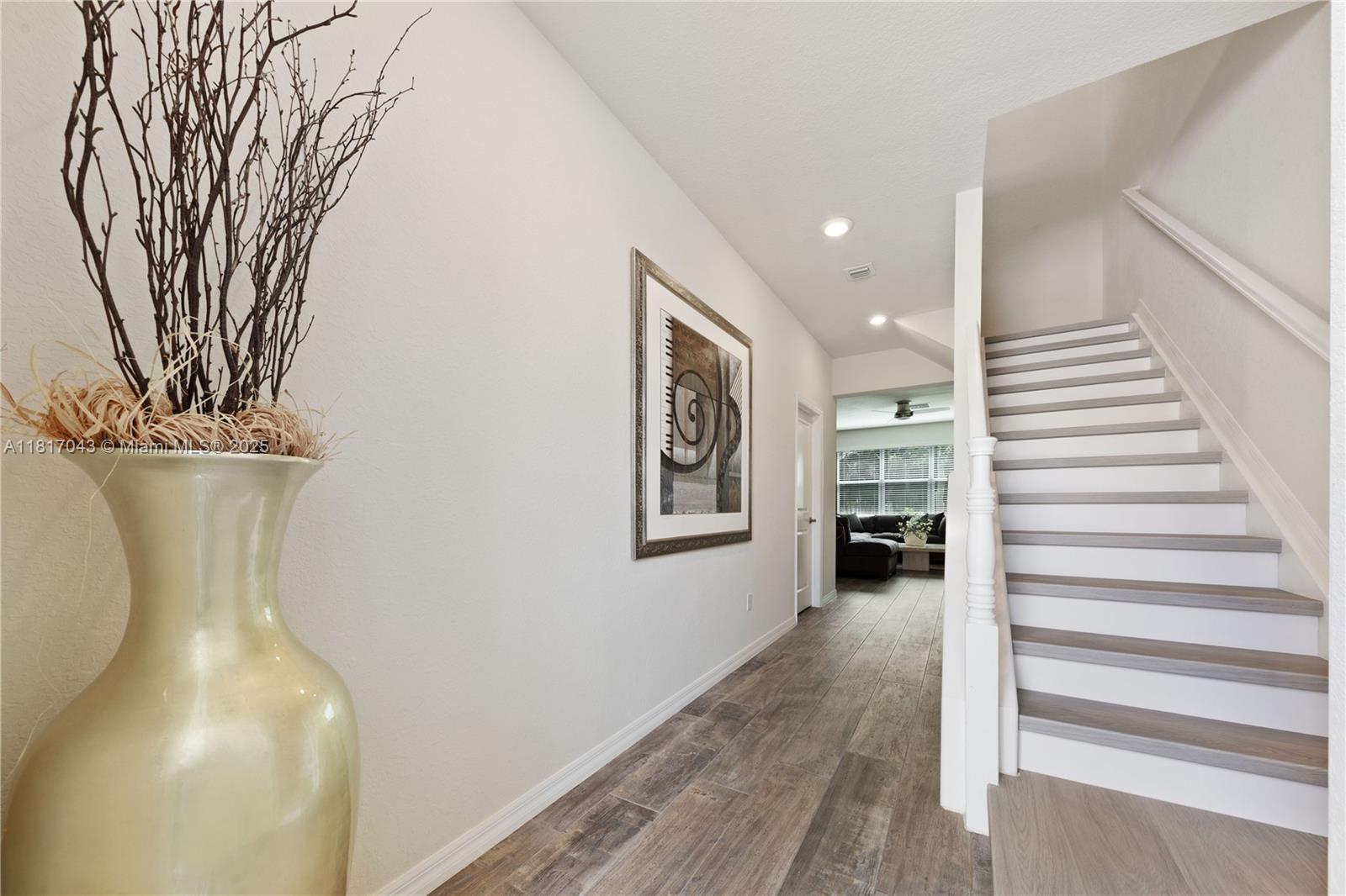 1425 Silk Oak Dr