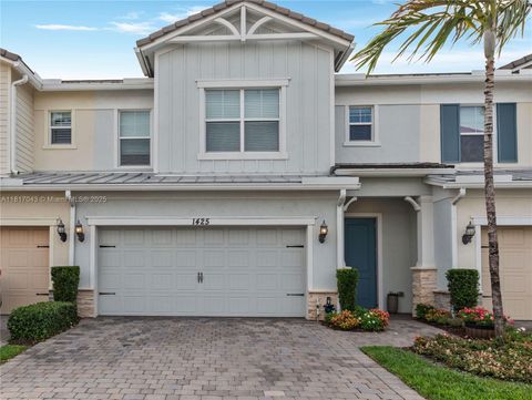 1425 Silk Oak Dr Hollywood FL 33021