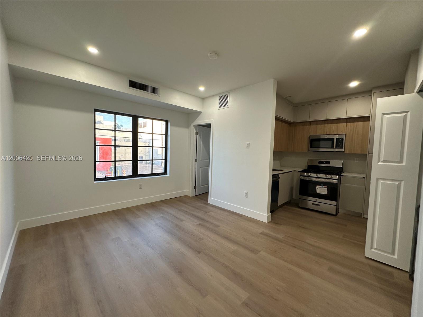 1619 Jefferson Ave 16