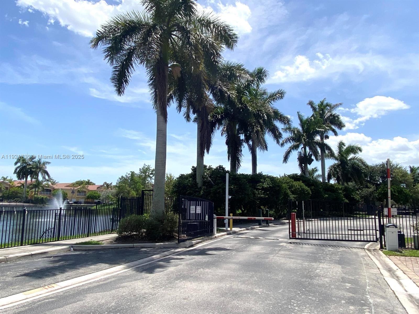 View photos, virtual tours, details... 1718 Carvelle Dr 1718