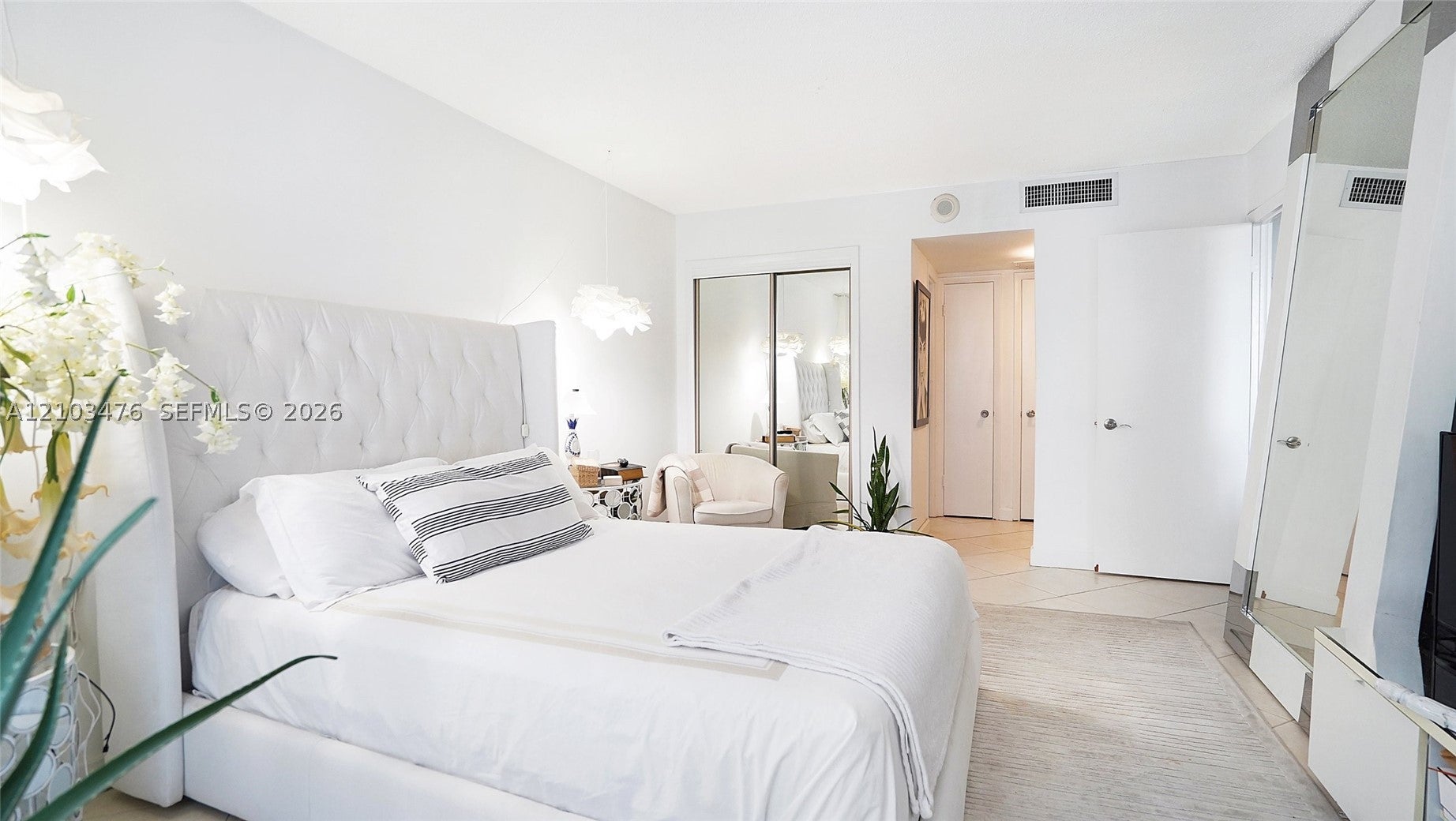 5555 Collins Ave 6T