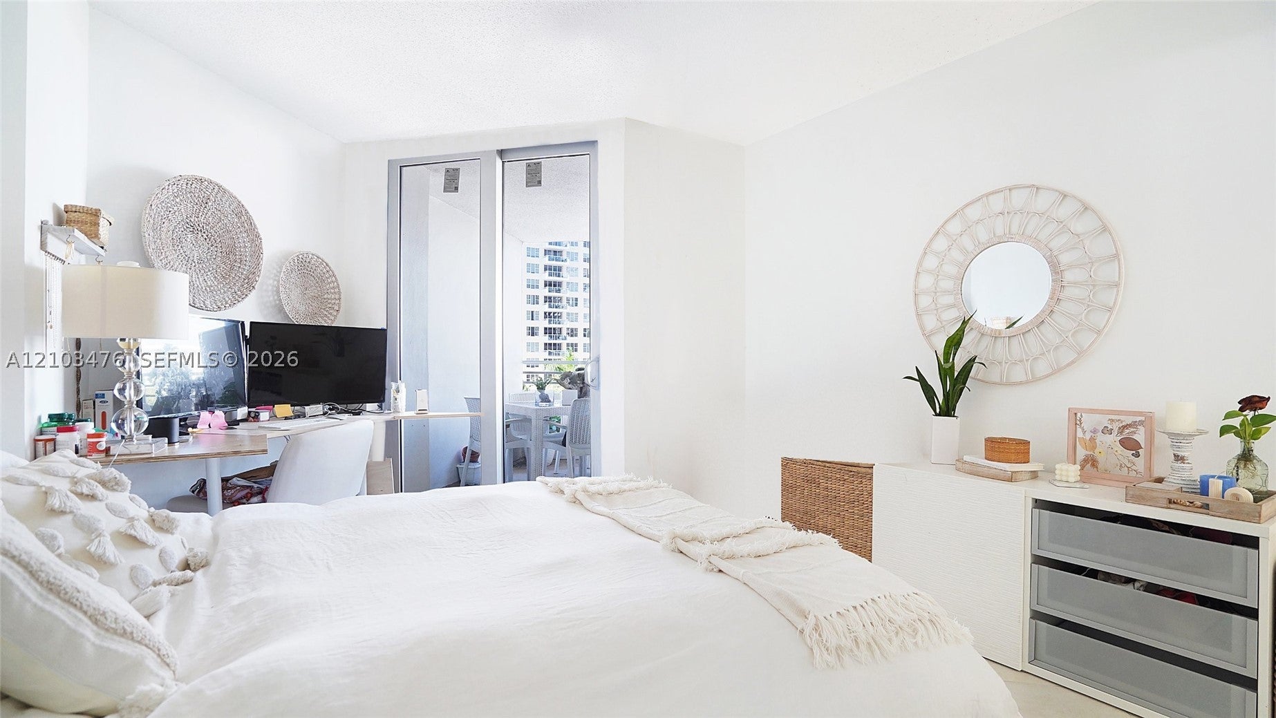 5555 Collins Ave 6T