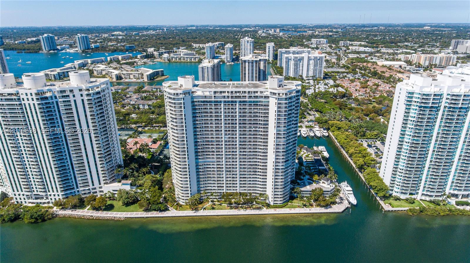 7000 ISL BLVD WILLIAMS IS - Residential