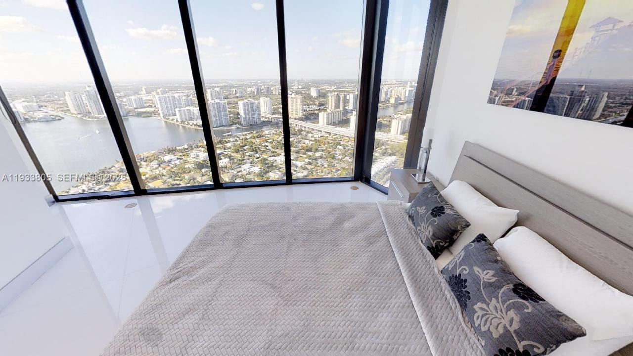 18555 Collins avenue - Residential