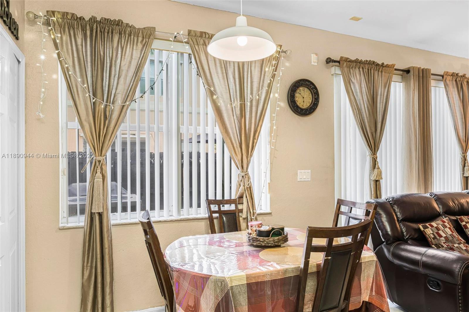 KENDALL BREEZE SOUTH - Residential