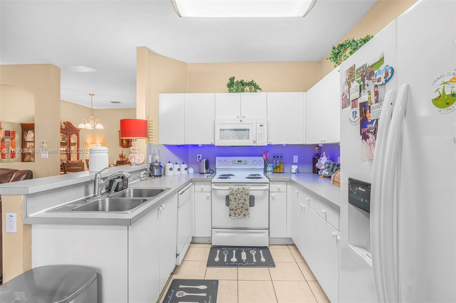 KENDALL BREEZE SOUTH - Residential