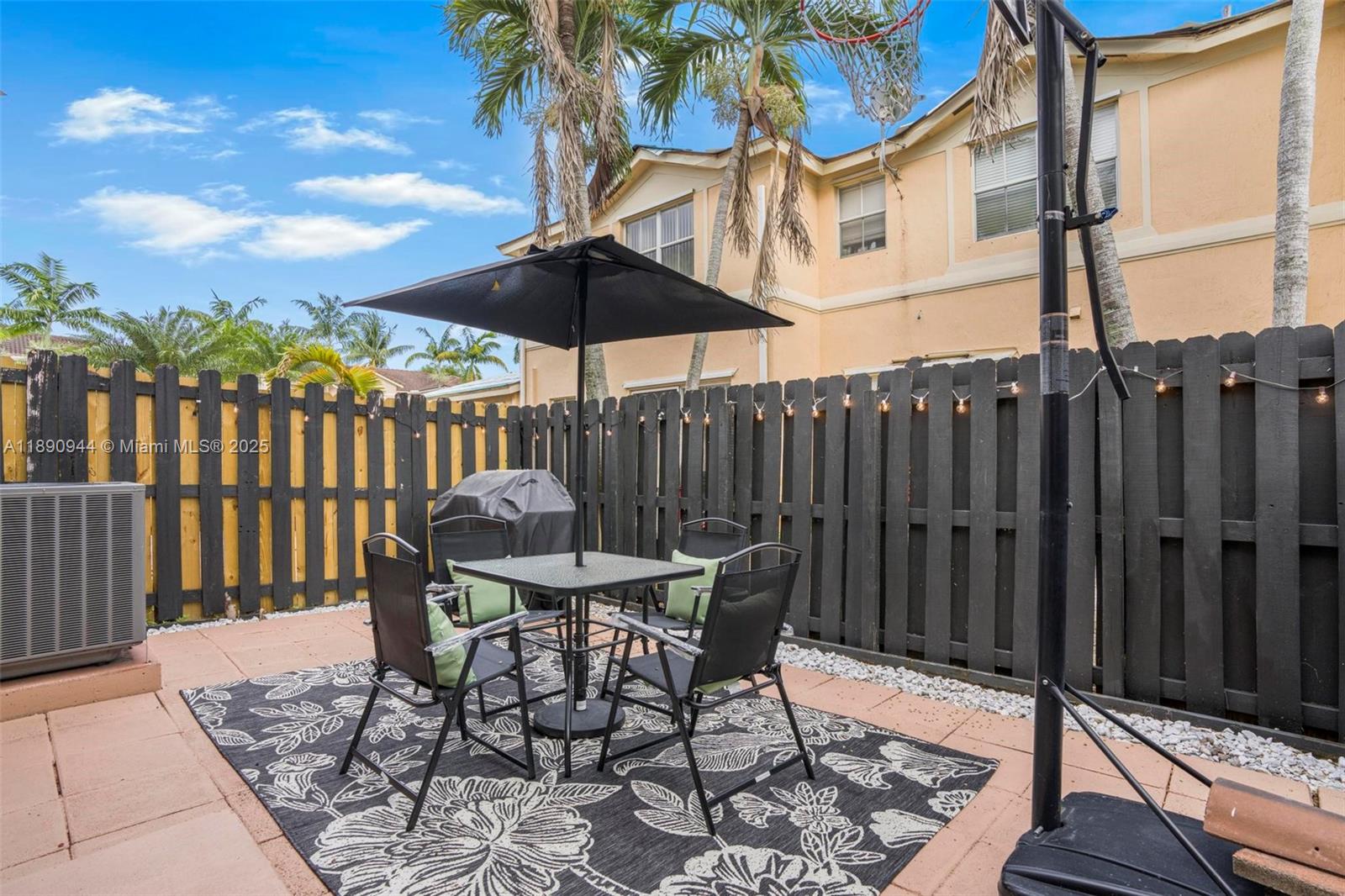 KENDALL BREEZE SOUTH - Residential