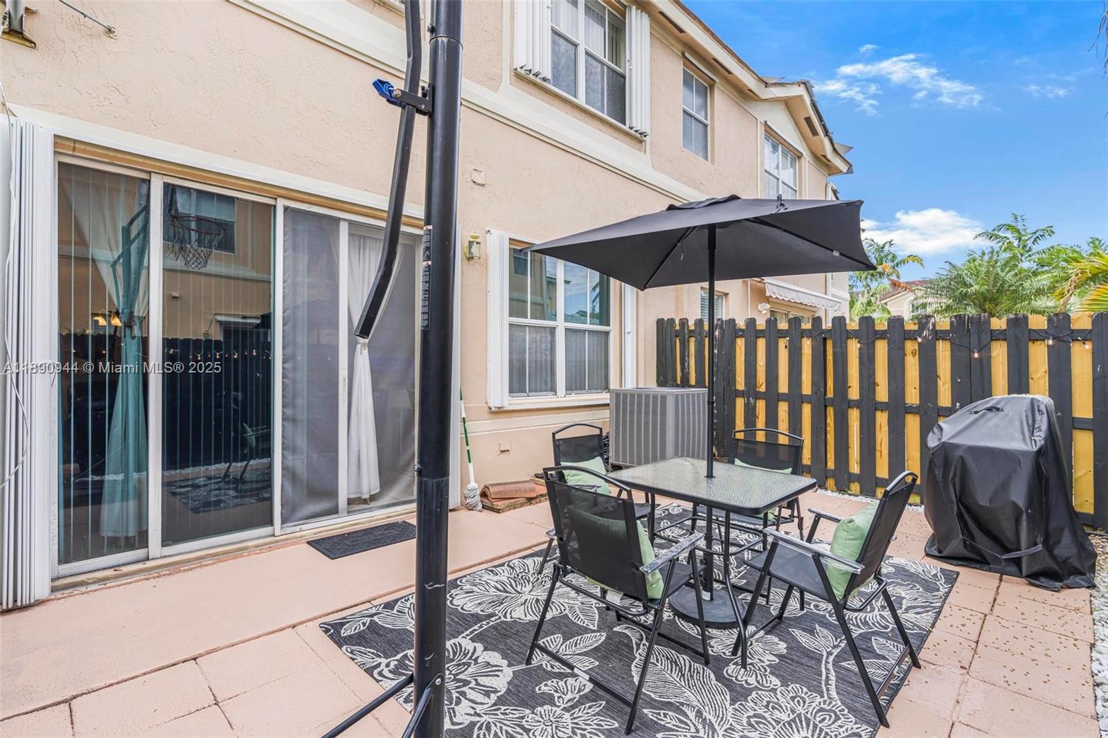 KENDALL BREEZE SOUTH - Residential