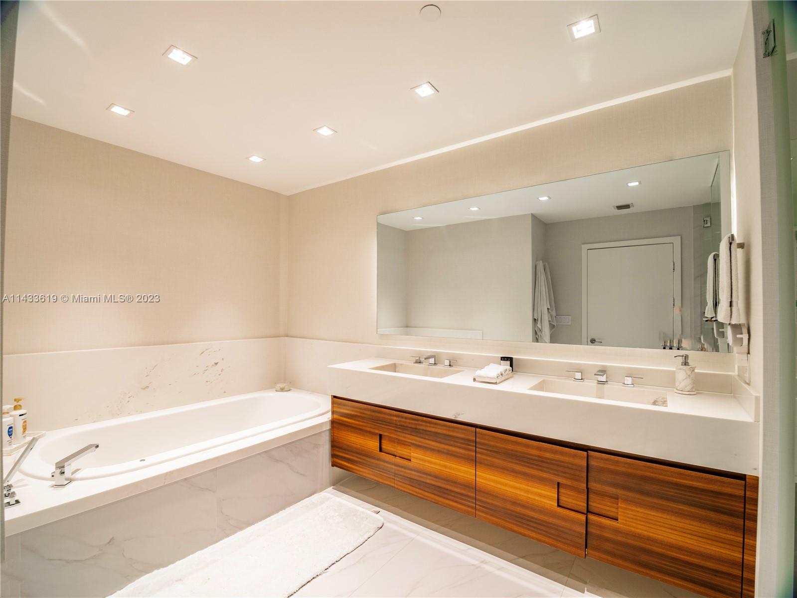 GORLIN AT AQUA CONDO - Residential