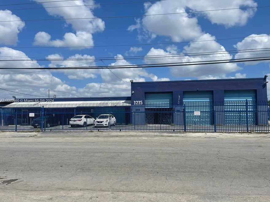 This industrial/commercial property presents a rare opportunity to acquire a 6,551 sq ft warehouse/office space situated on a generous 48,300 sq ft lot, prominently located on NW 32nd Ave with impressive daily traffic counts exceeding 50,000. The potential for expansion is also available, as the property can be sold in conjunction with an adjacent 18,000 sq ft lot, making it an ideal investment for businesses seeking visibility and room for growth.