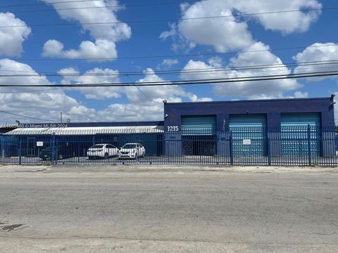 3235 NW 41st St Miami FL 33142