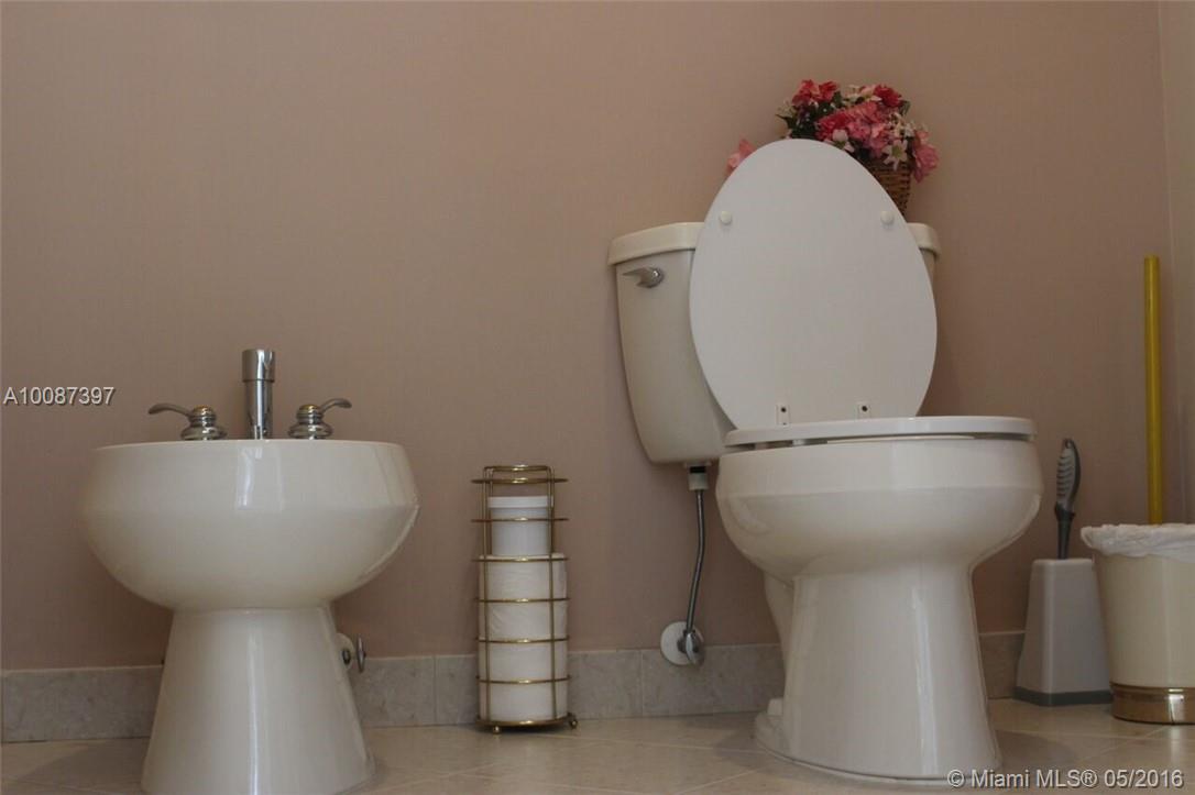 Sunset Lakes One 164-34 B - Residential