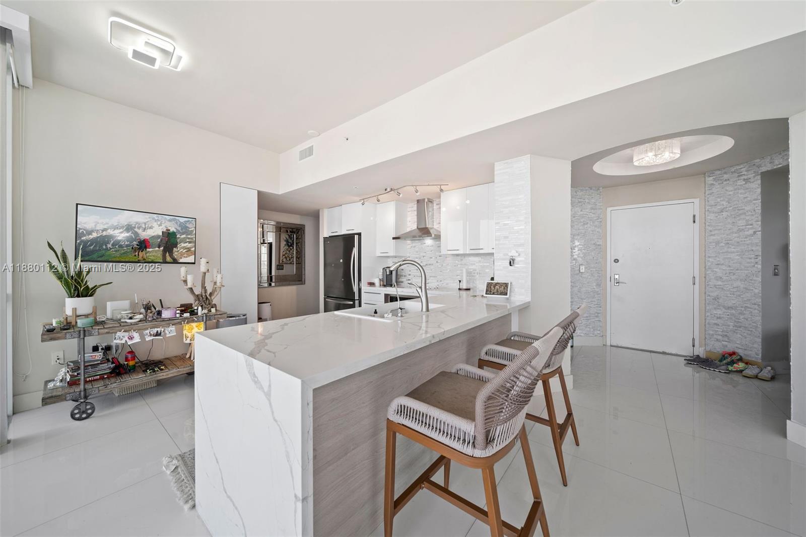 VIZCAYNE NORTH CONDO - Residential