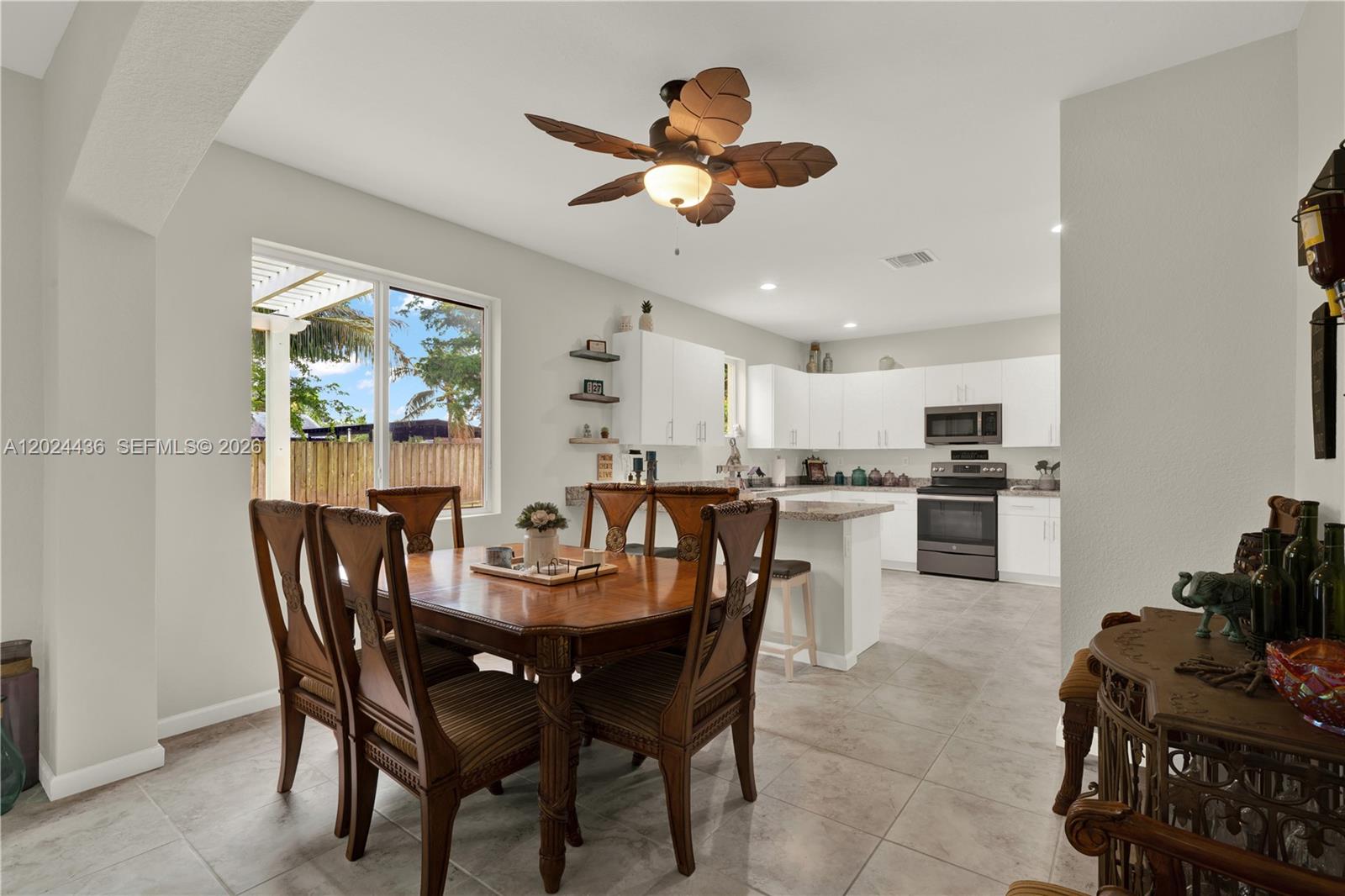 REDLAND REEF - Residential