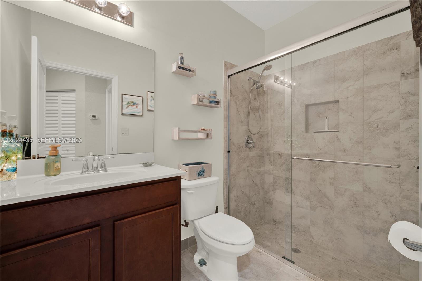 REDLAND REEF - Residential