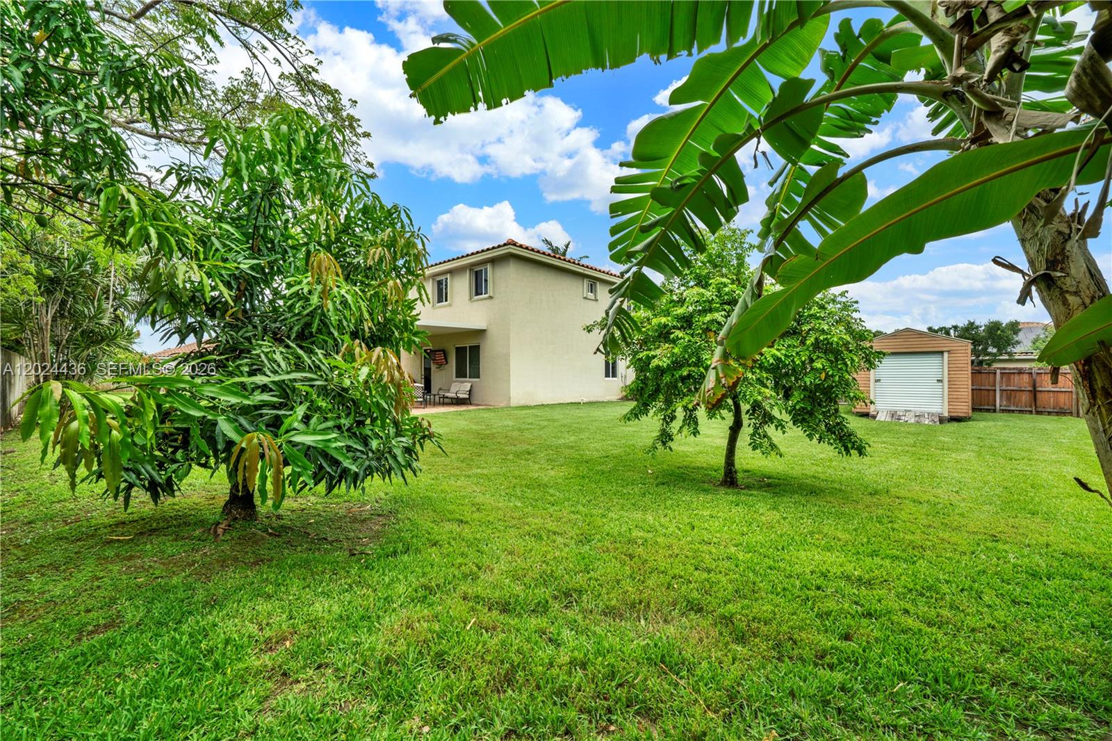REDLAND REEF - Residential