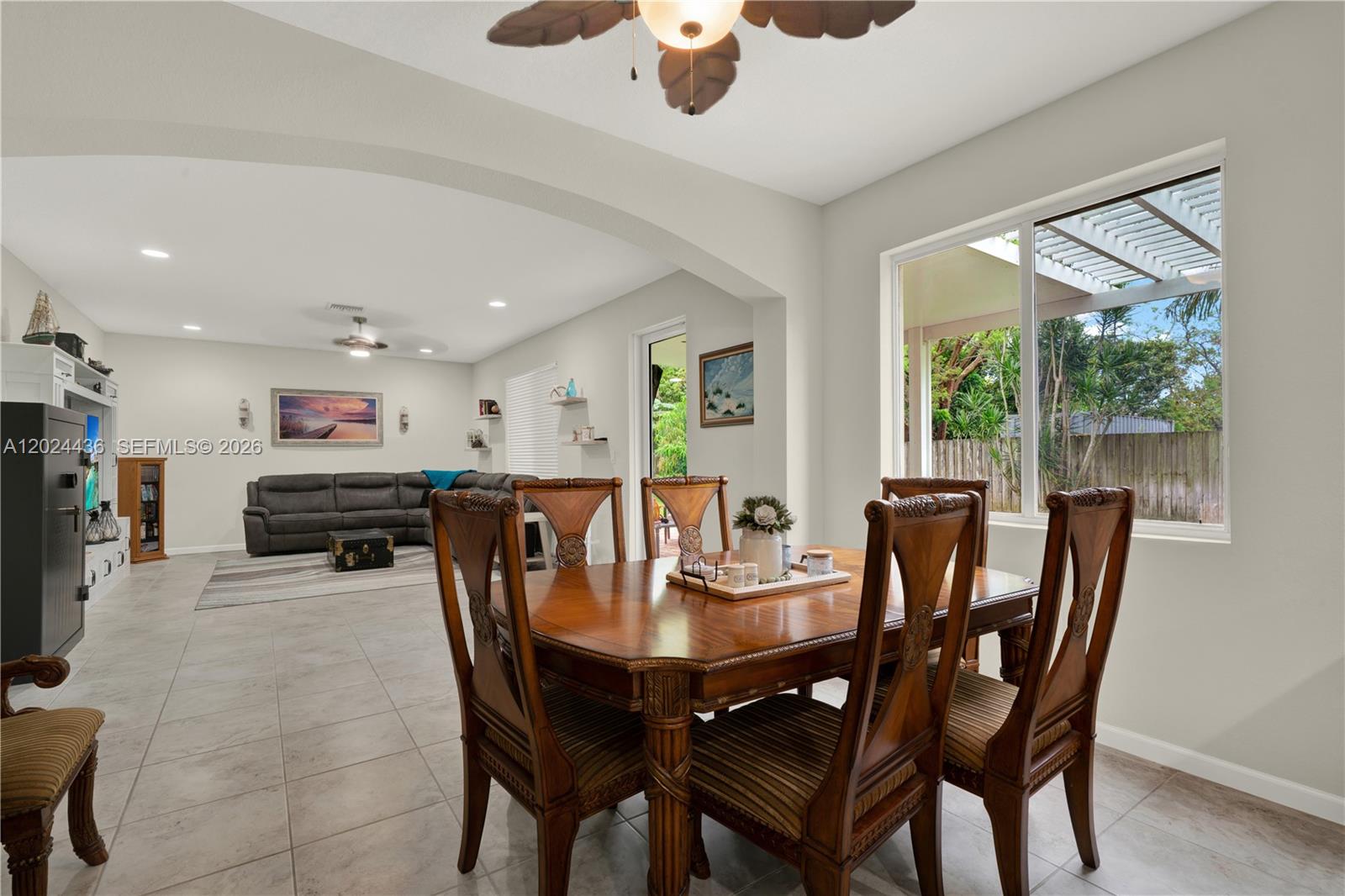 REDLAND REEF - Residential