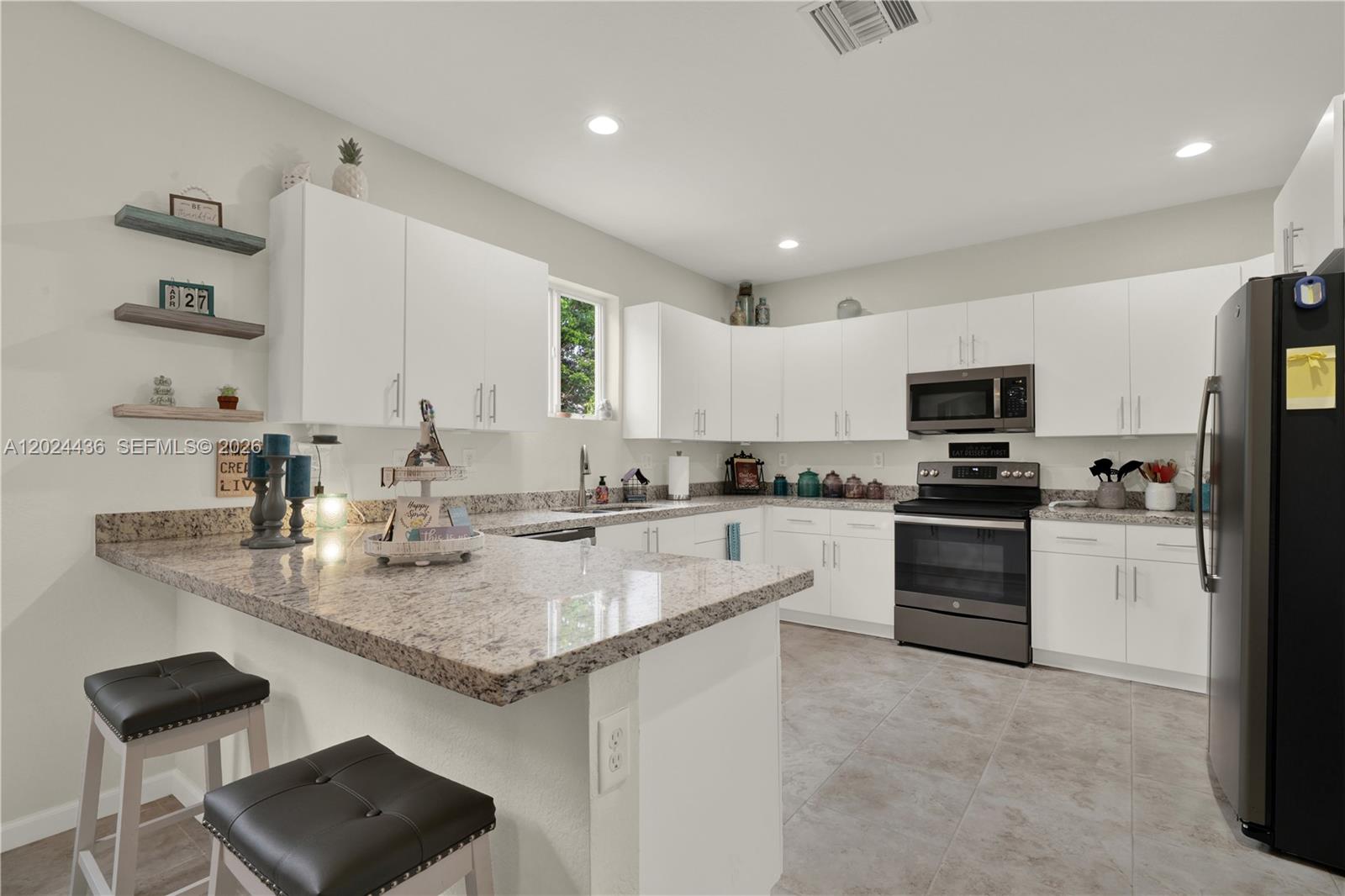 REDLAND REEF - Residential