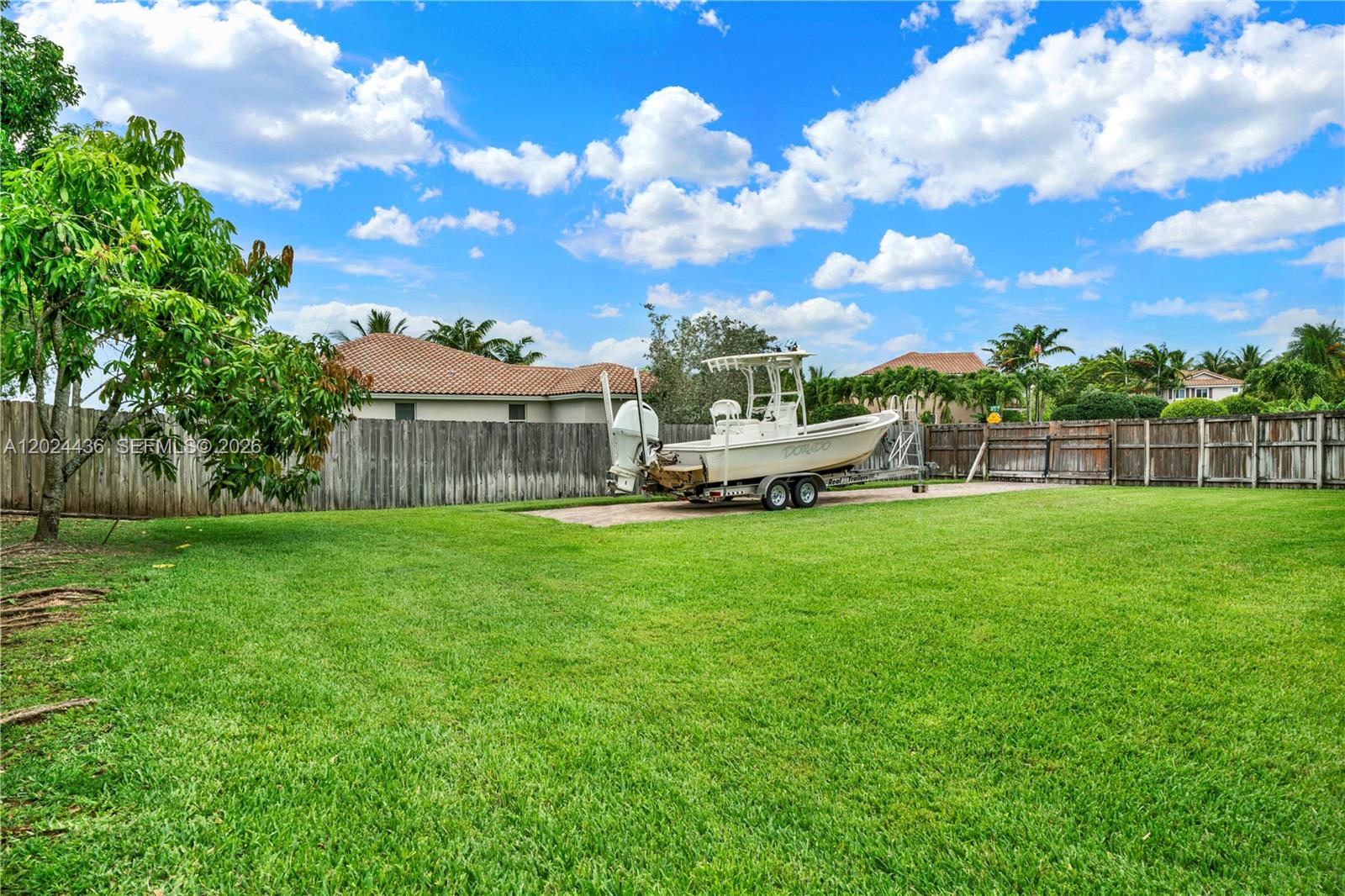 REDLAND REEF - Residential