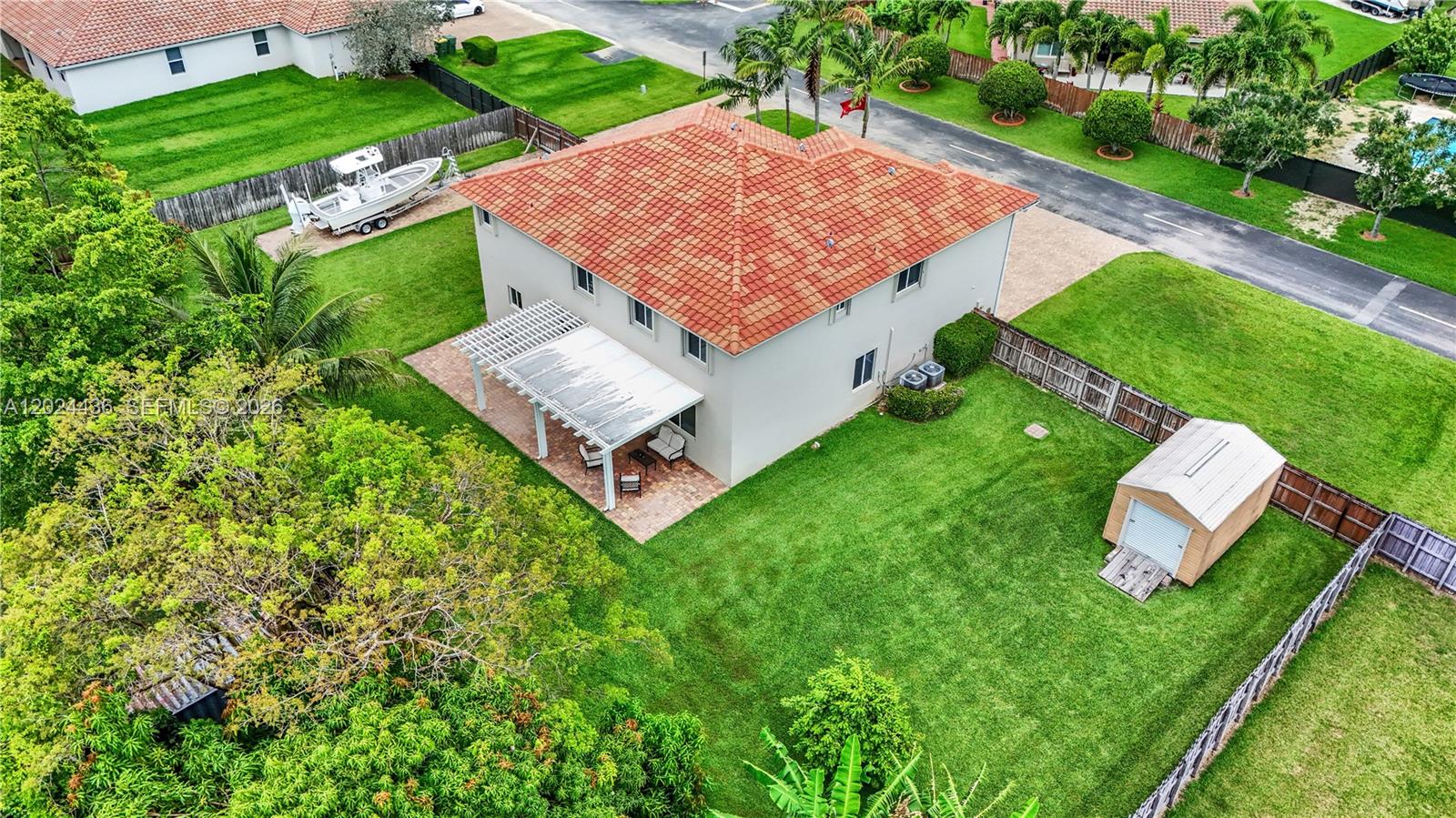 REDLAND REEF - Residential