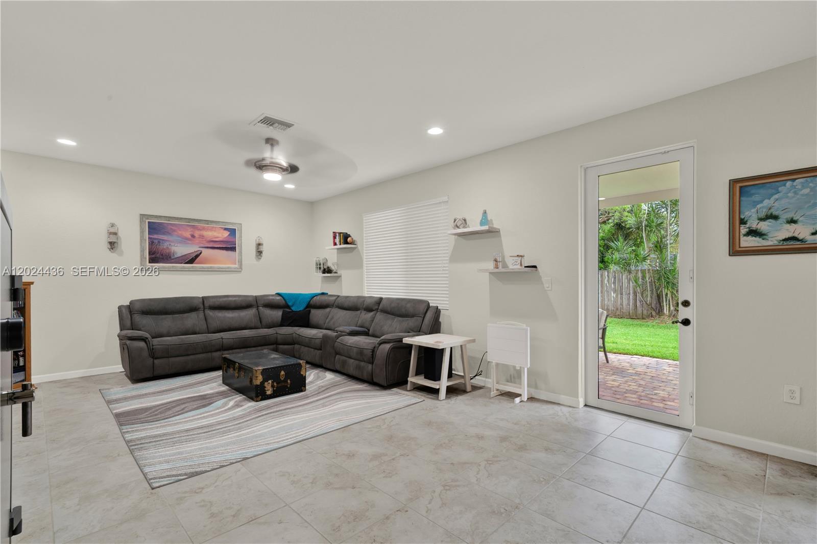 REDLAND REEF - Residential