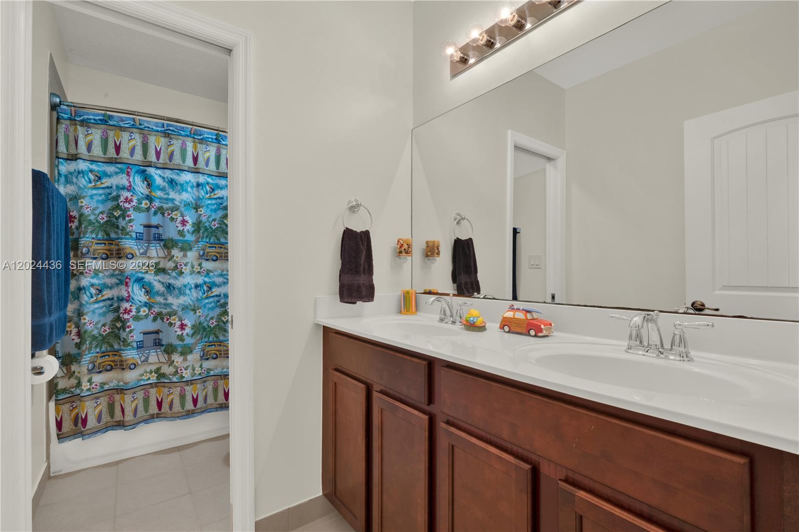 REDLAND REEF - Residential