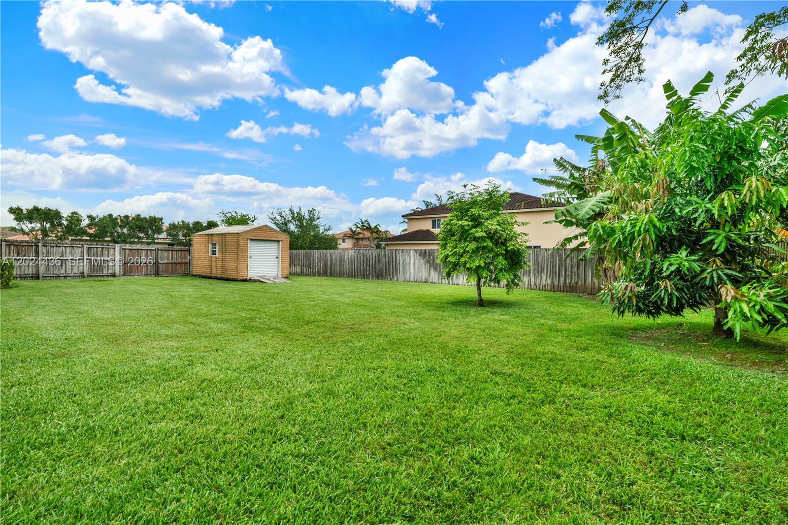 REDLAND REEF - Residential