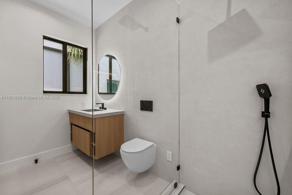 VICTORIA PARK CORR AMEN P - Residential