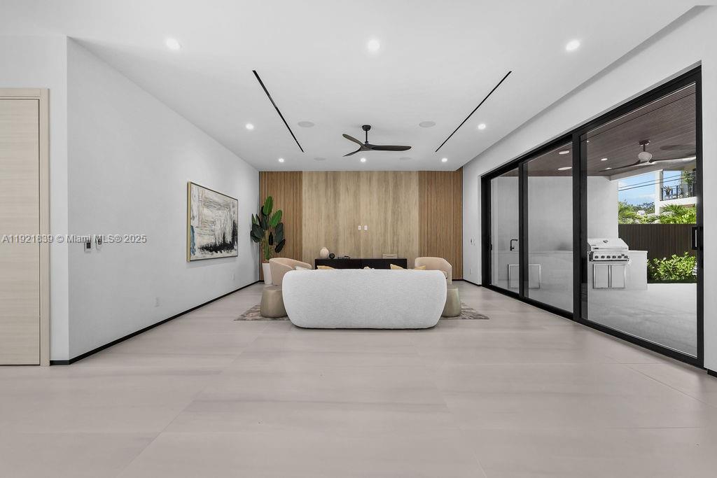 VICTORIA PARK CORR AMEN P - Residential