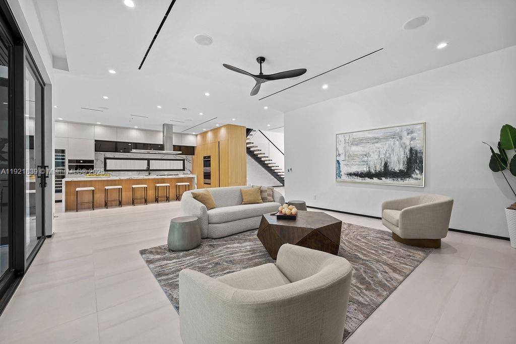 VICTORIA PARK CORR AMEN P - Residential