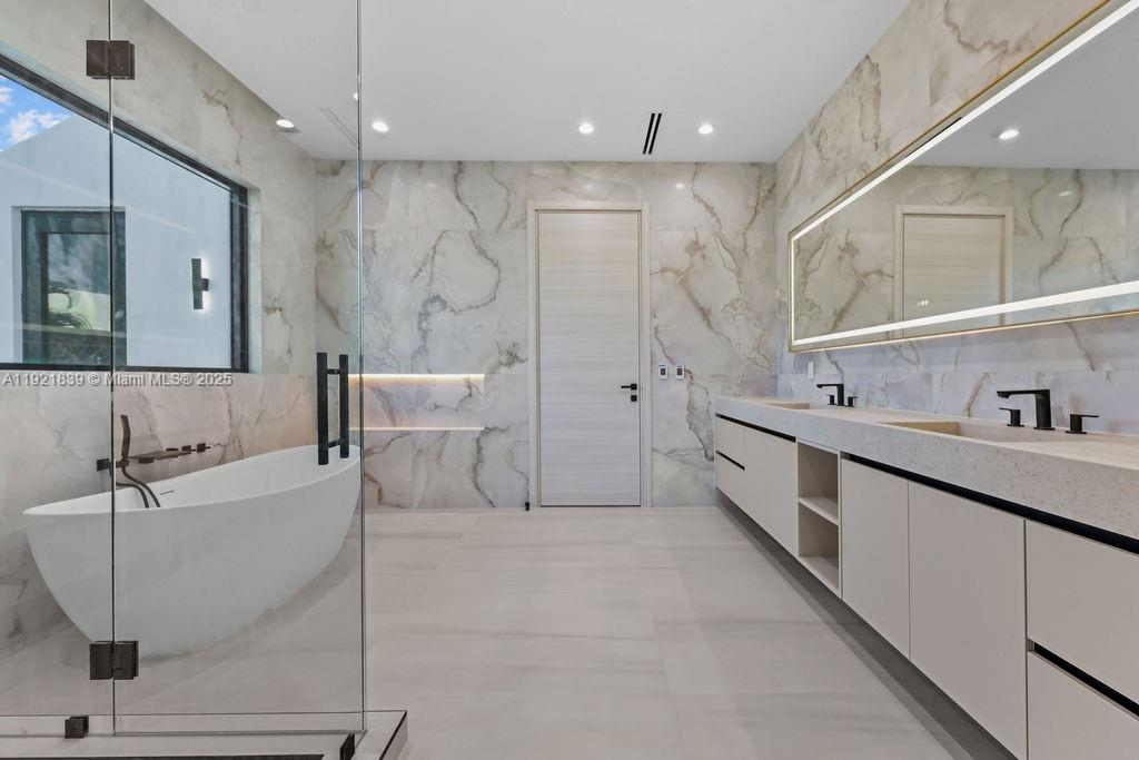 VICTORIA PARK CORR AMEN P - Residential