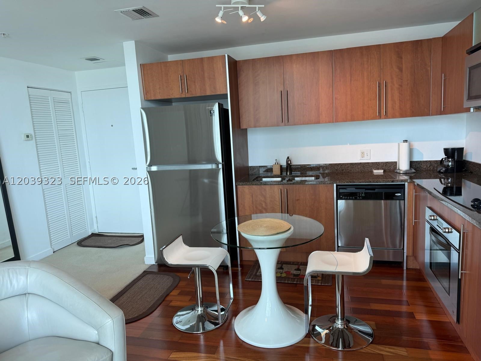 300 S Biscayne Blvd T-3703