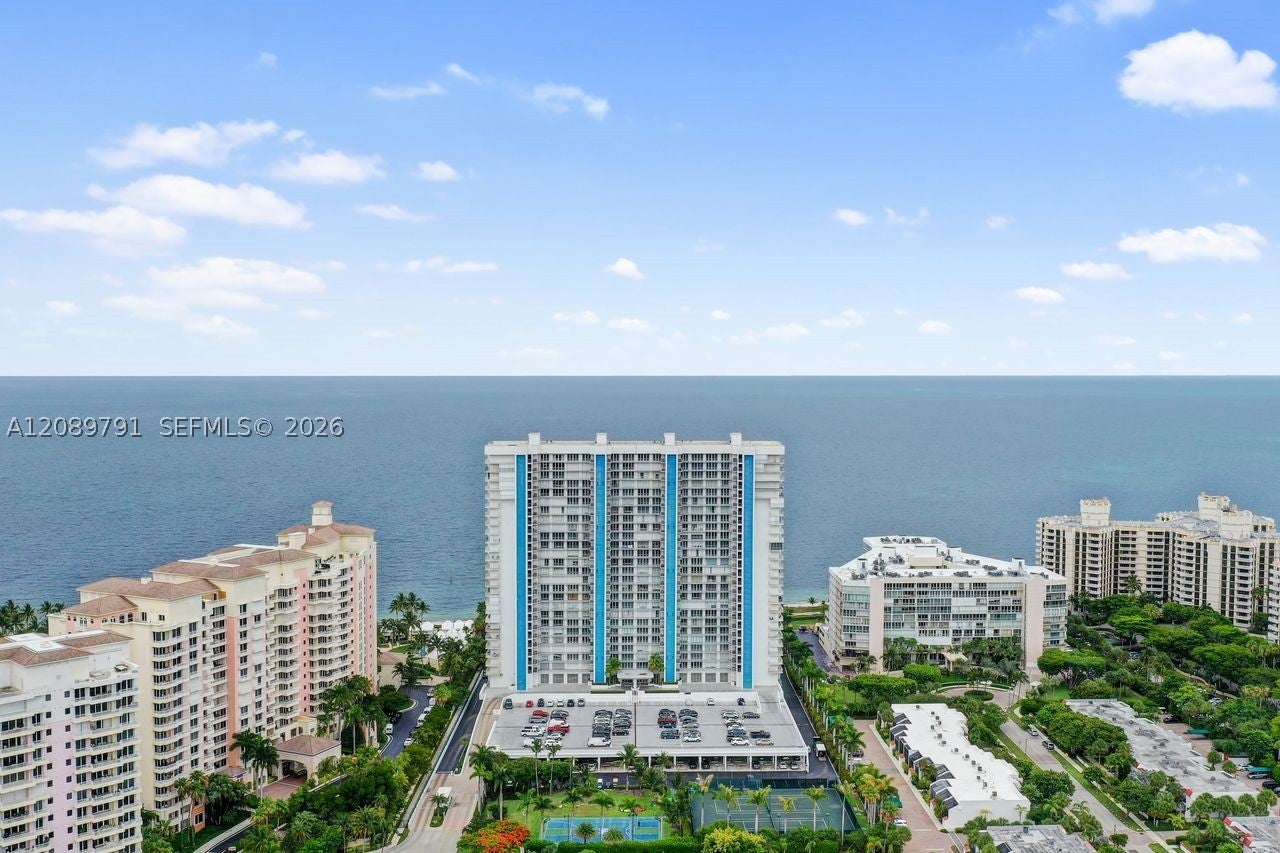 881 Ocean Dr 19C