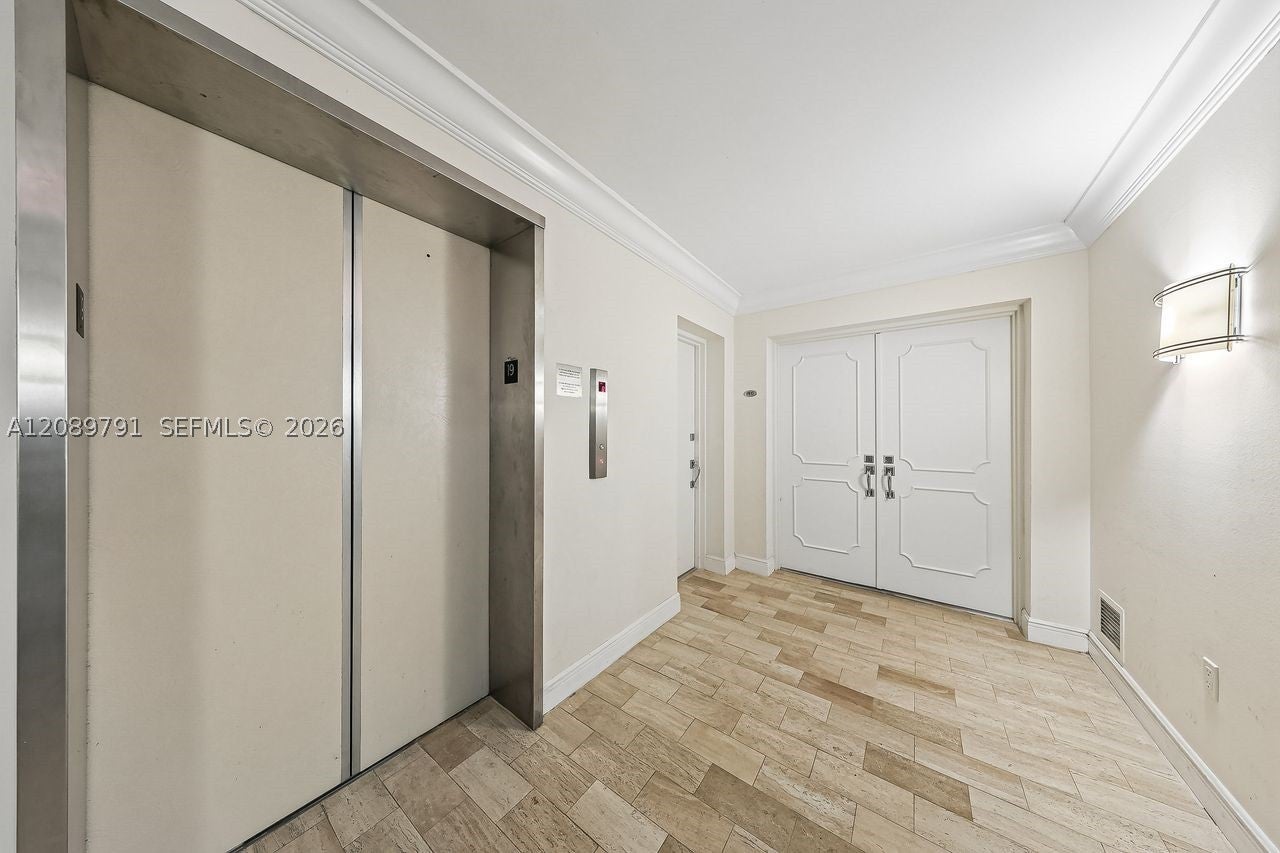 881 Ocean Dr 19C