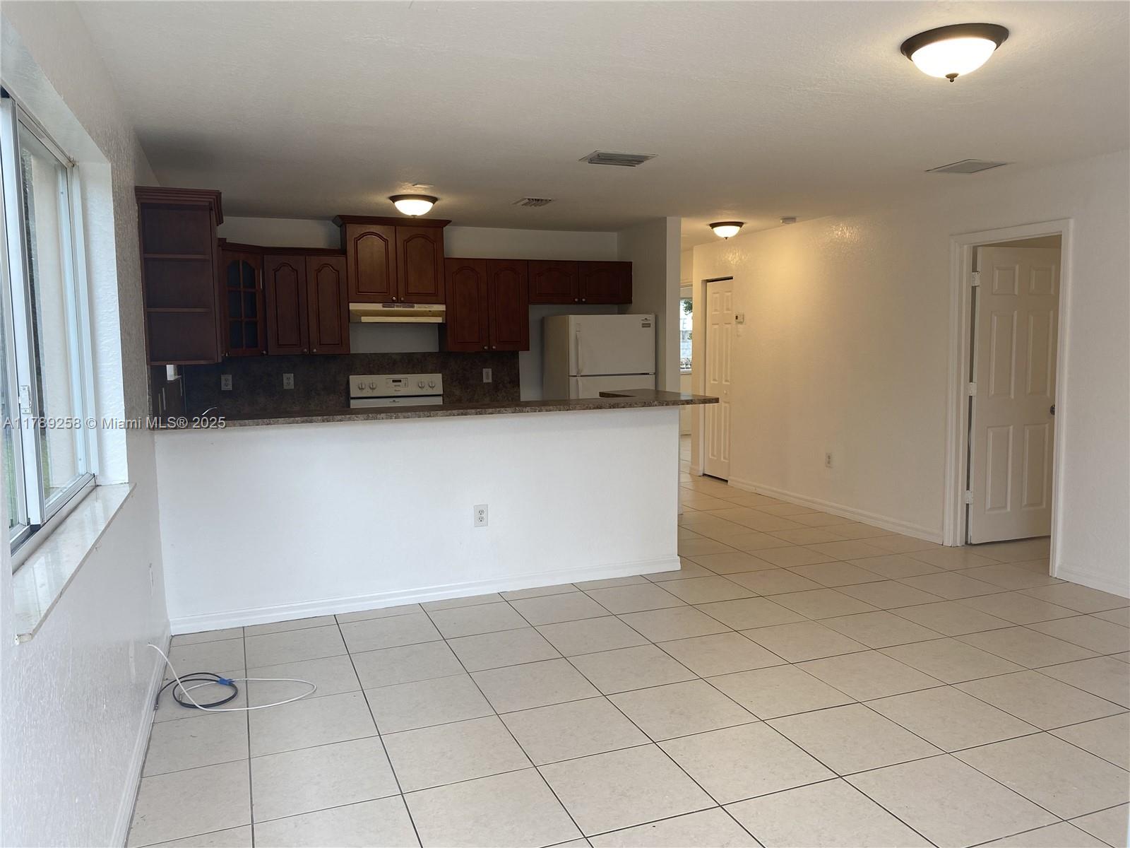 7010 NW 6th Ct U