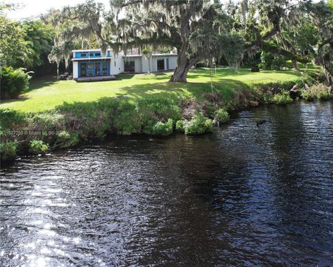 A home in La Belle