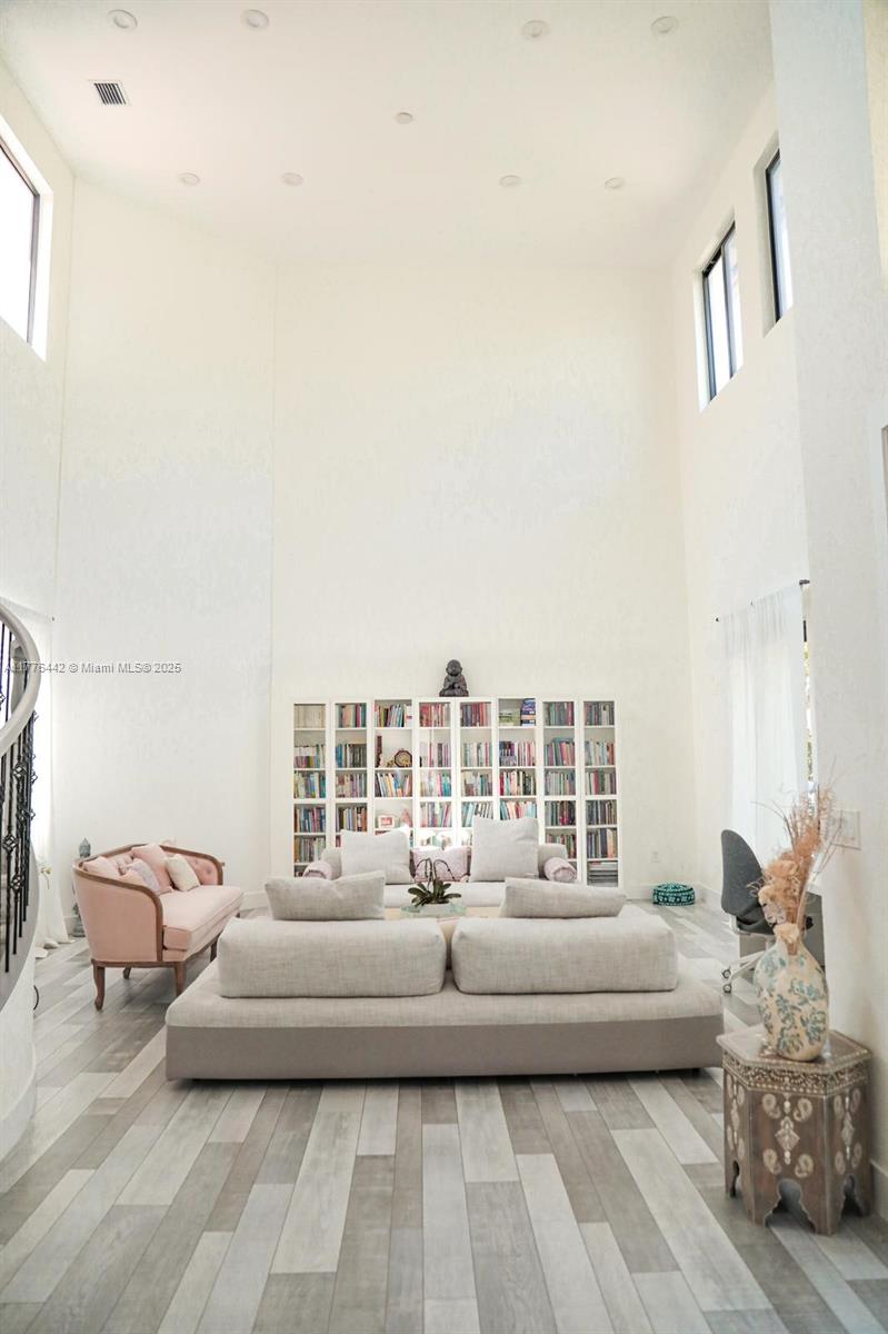 CUTLER CAY - Residential