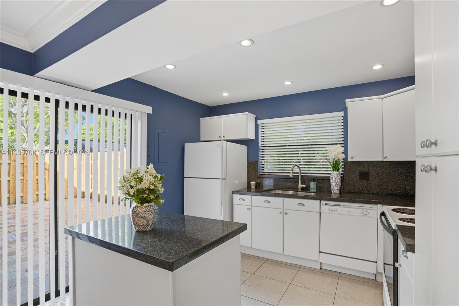 CAMELOT ONE CONDO - Residential