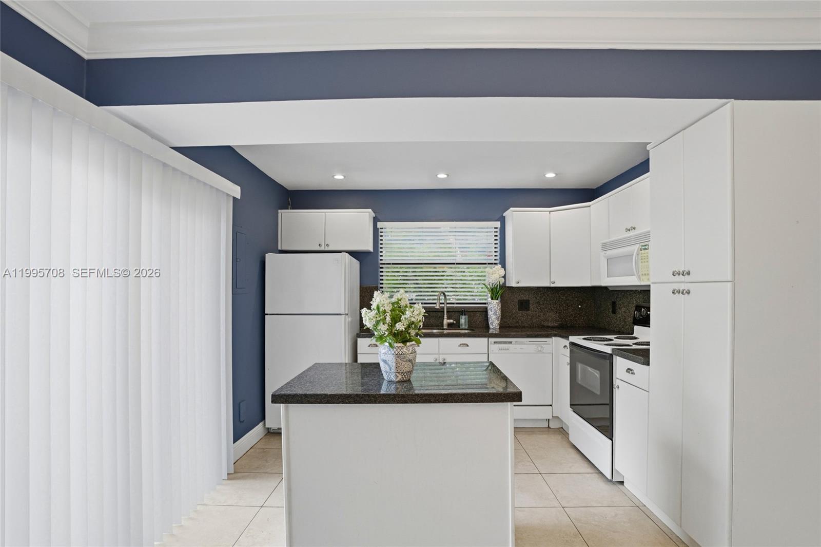 CAMELOT ONE CONDO - Residential