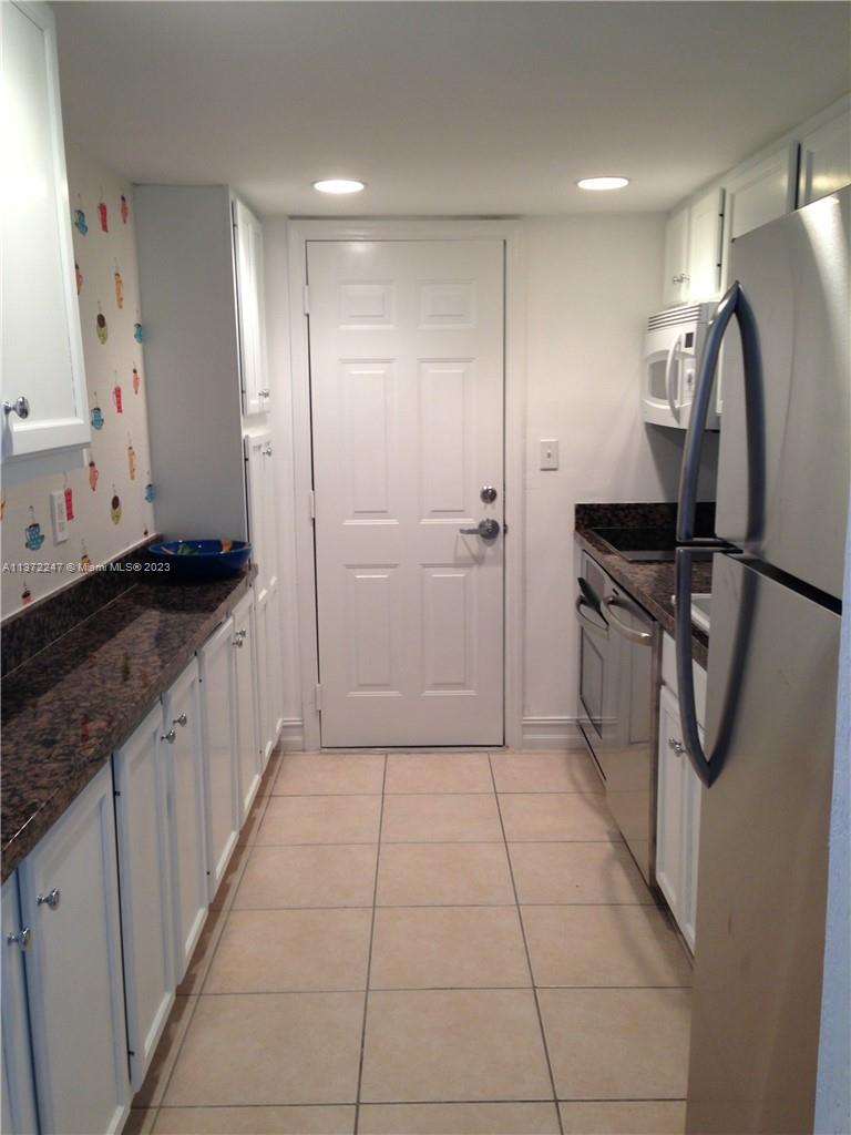 KEY ISLANDER CONDO - Residential Lease