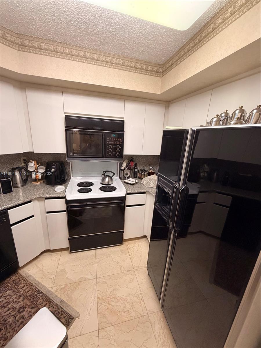 6767 Collins Ave 504