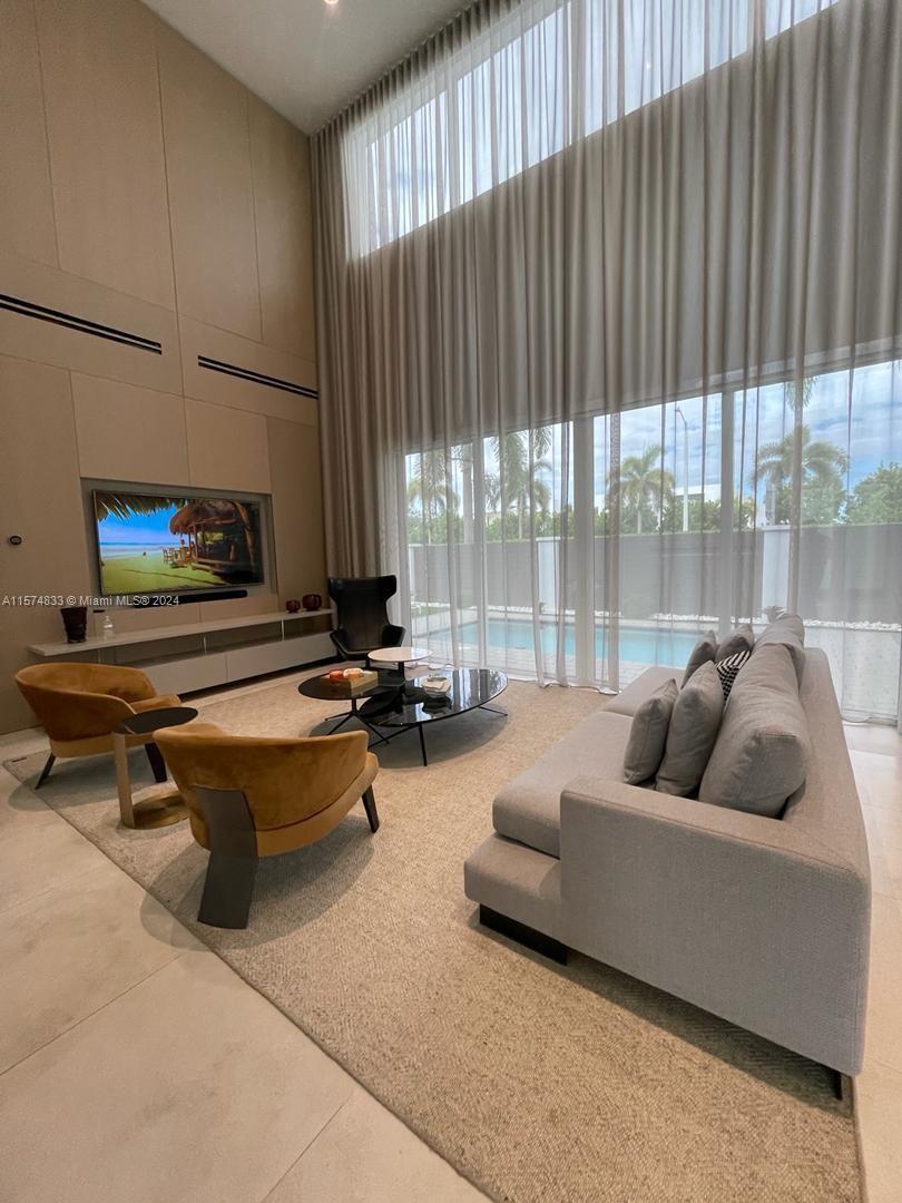 DORAL COMMONS - Residential